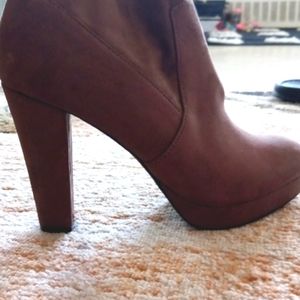 Nine West Swede brown boots heels